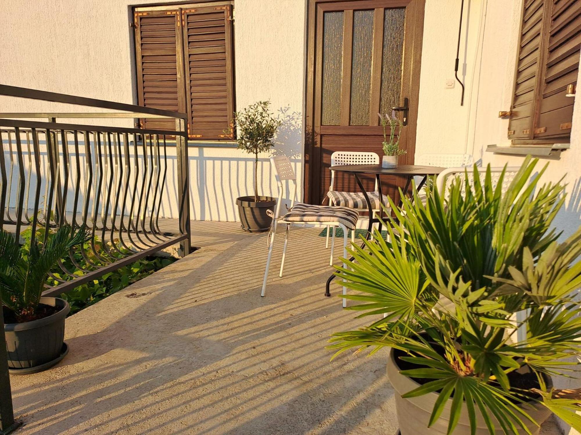 Lucija Apartment Pridraga Exterior photo